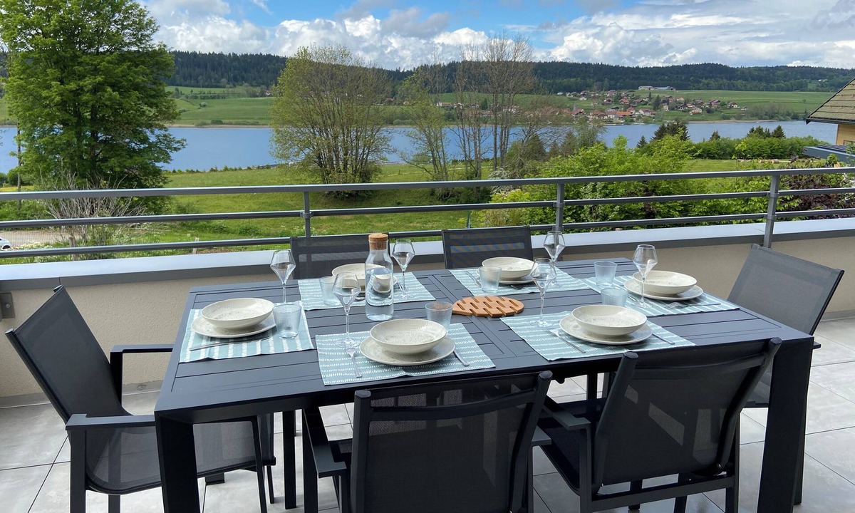 Malbuisson Apartment | Family duplex 6 pers - lake & ski view Métabief