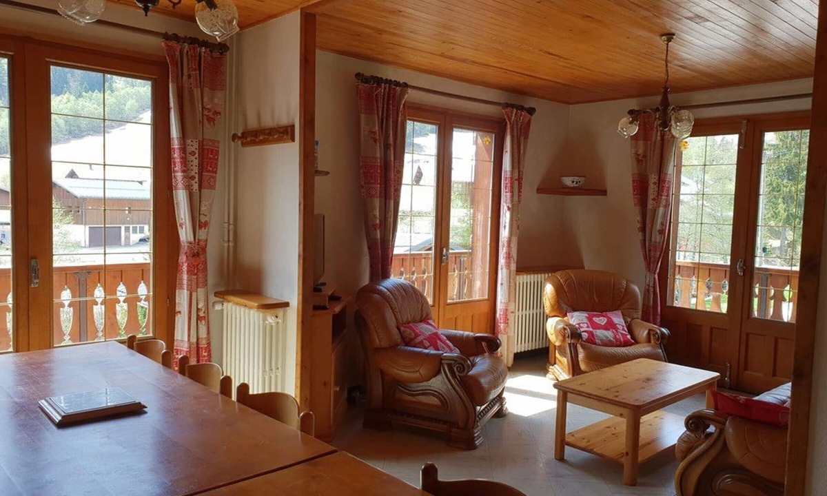 Beaufort Ski Chalet | Family-Friendly Chalet, 4 Bedrooms, Sleeps 12, Ski-in/Ski-out, Stunning Mountain Views