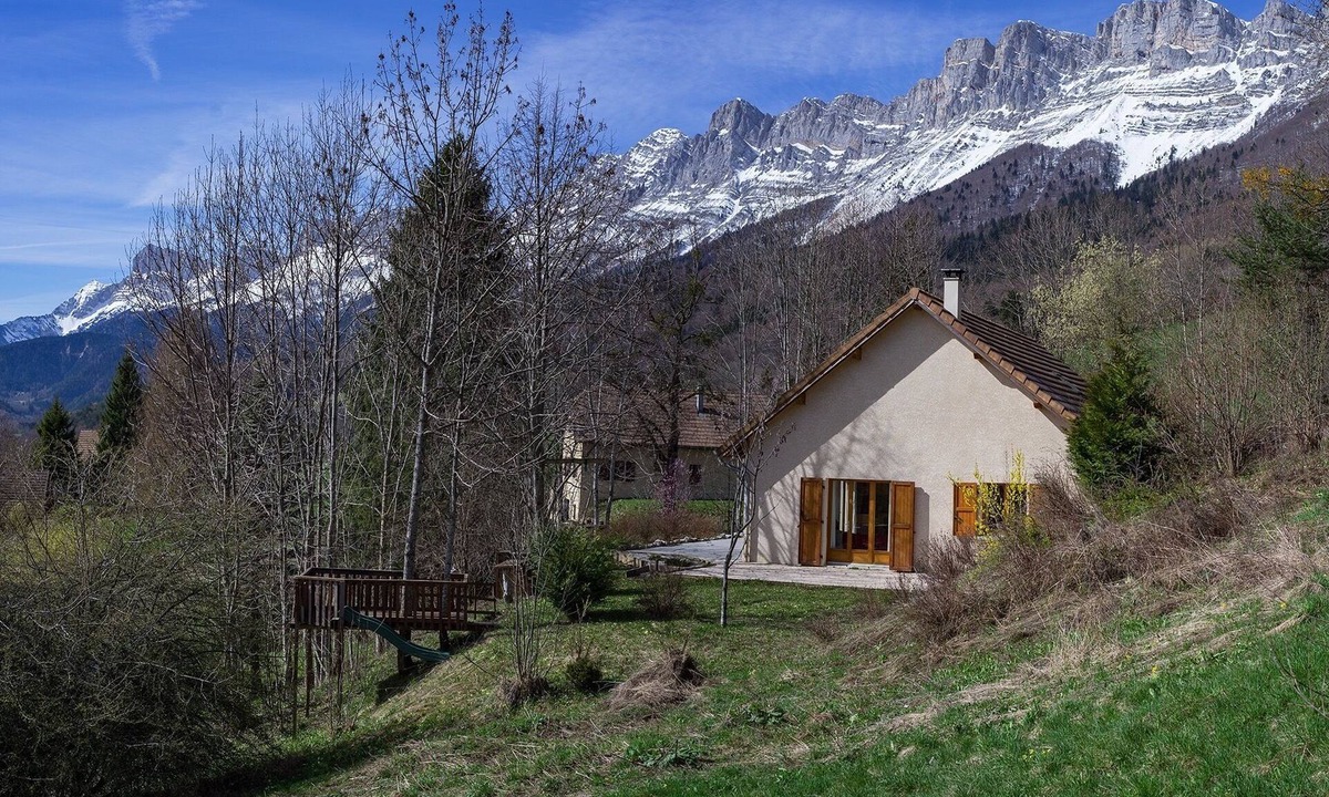 Saint-Andeol House | Family gîte 150m2/5 bdrms/max 14pers. in Trièves/Vercors nature park