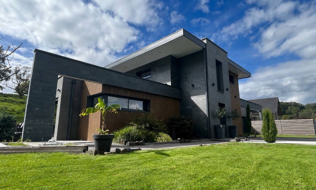 Saint-Nabord House | FAMILY HOME FOR 8 PEOPLE WITH A NORDIC HOT TUB—KIDS-FRIENDLY