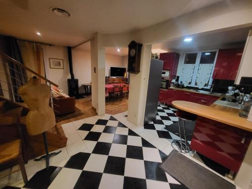 L'Hay-les-Roses House | Family Home, Metro Line 14, Orly Apt