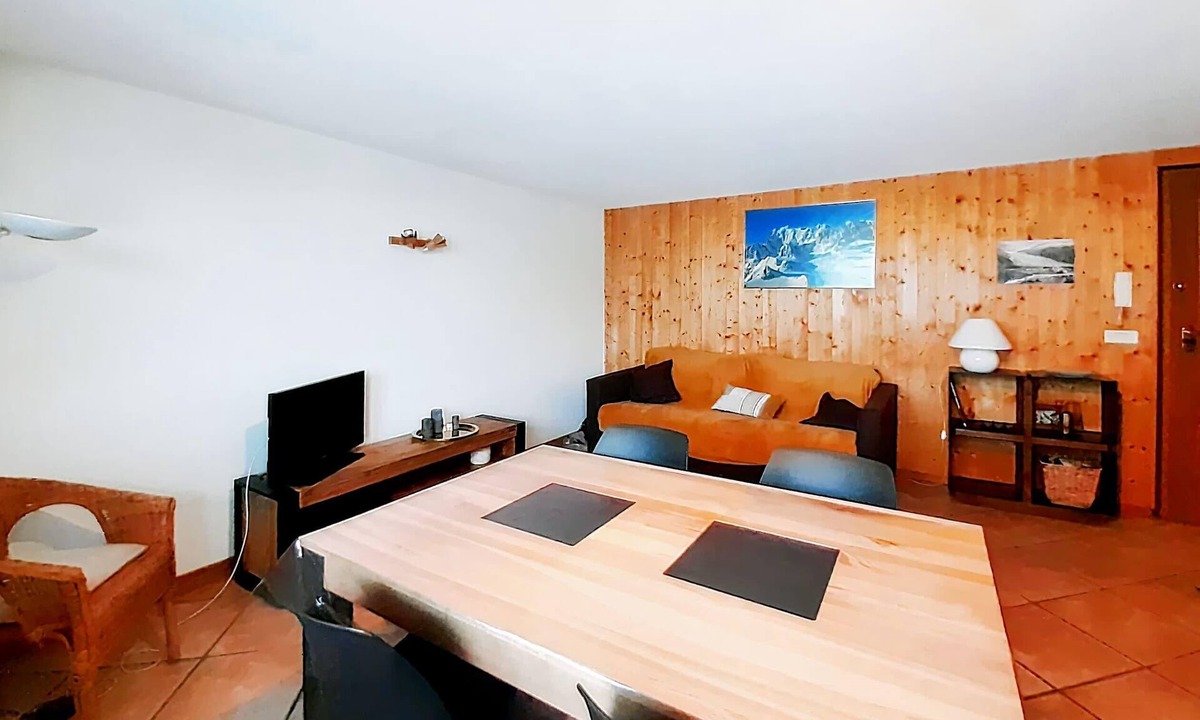 Chamonix City Centre Apartment | Flat Near The Slopes Chamonix Mont Blanc