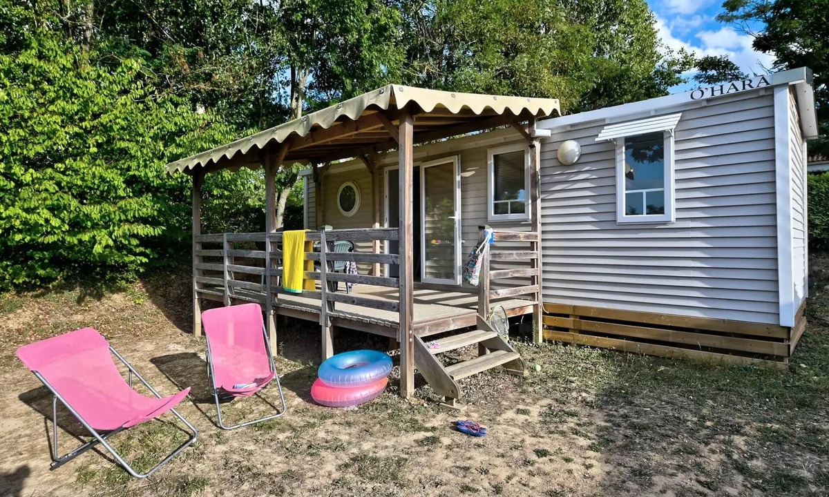 Mantaille House | Flower Camping La Chataigneraie * - Mobil home Comfort 23/27m2 - 2 bedrooms - covered terrace + TV 4 persons