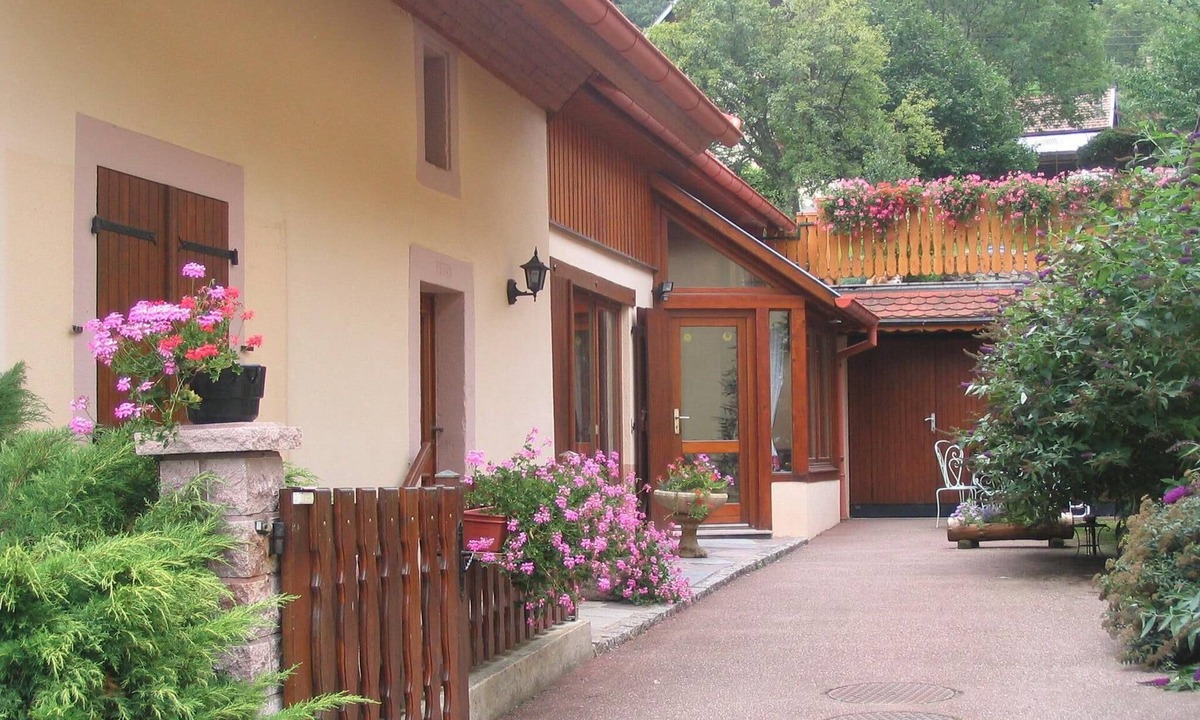 Breitenbach-Haut-Rhin Apartment | Former farmhouse at the heart of nature
