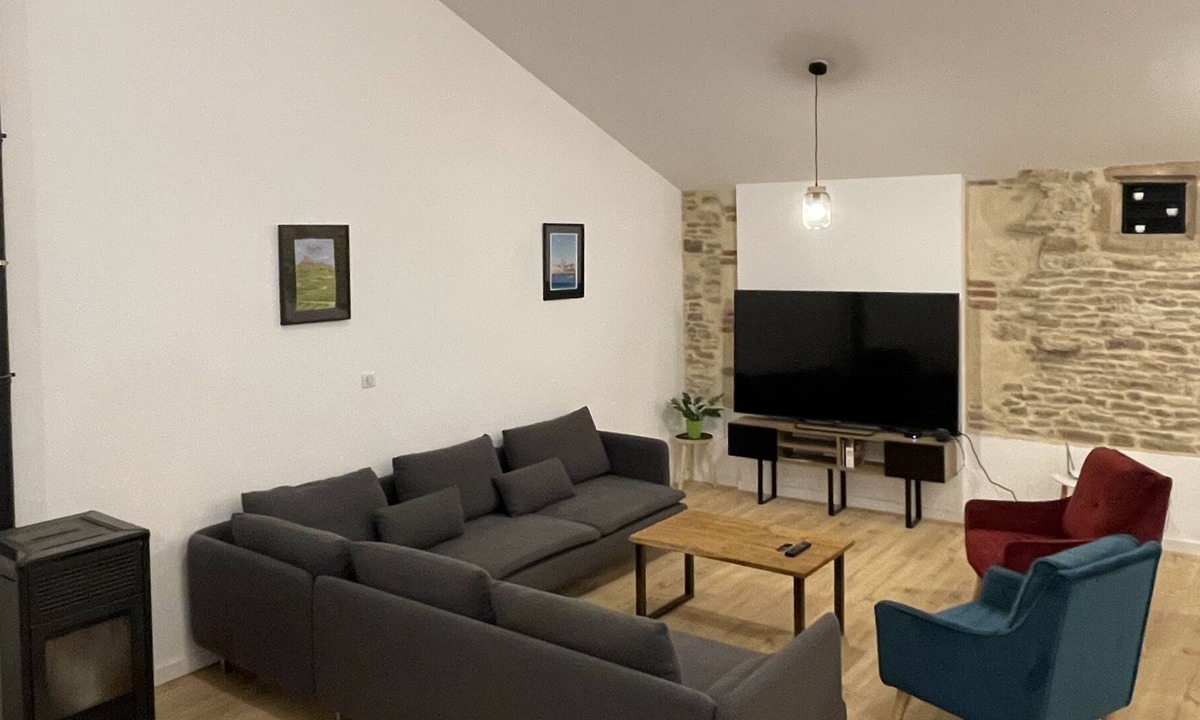 Prisse Other | Former renovated winery in the heart of the Mâconnais vineyard