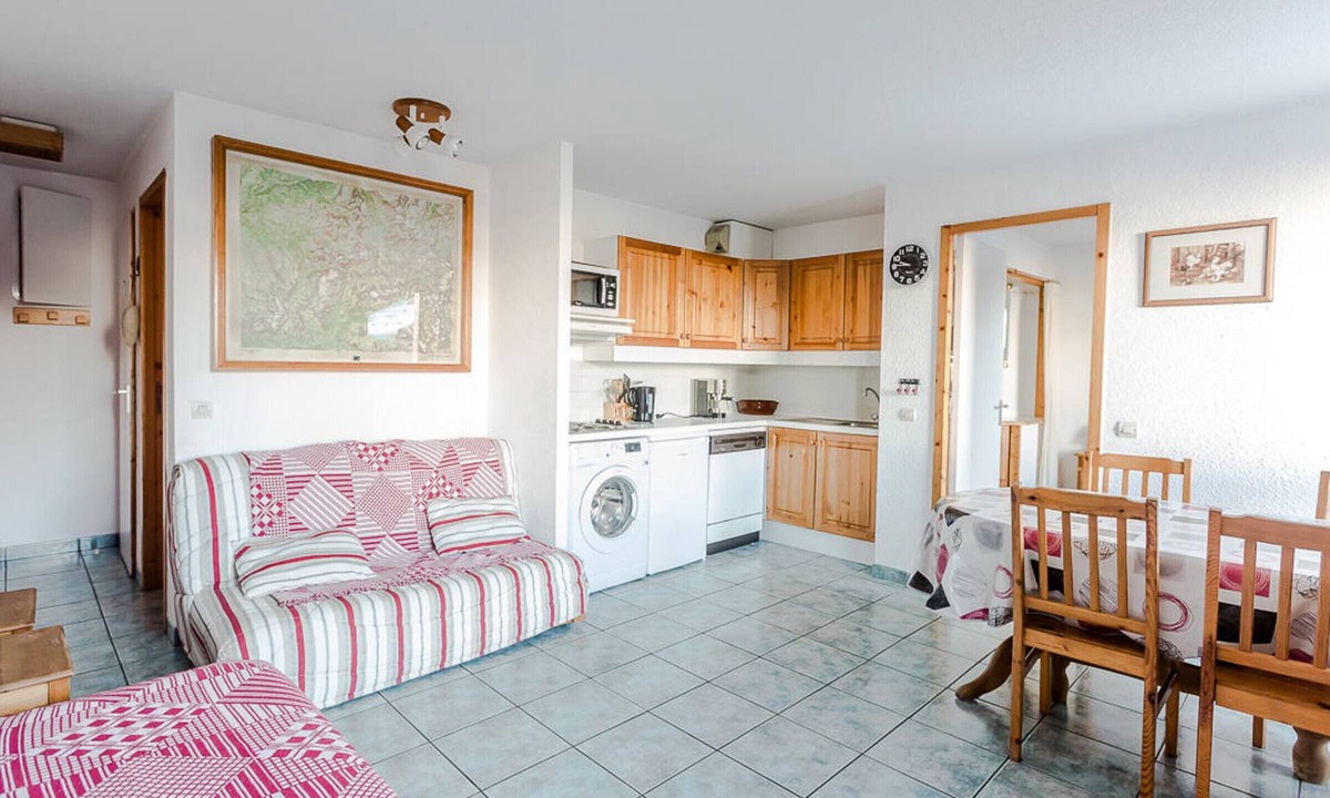 Montchavin Apartment | "Cozy 2BR + Cabin Apt in Montchavin, 1min to Slopes, Balcony, Ski Storage"