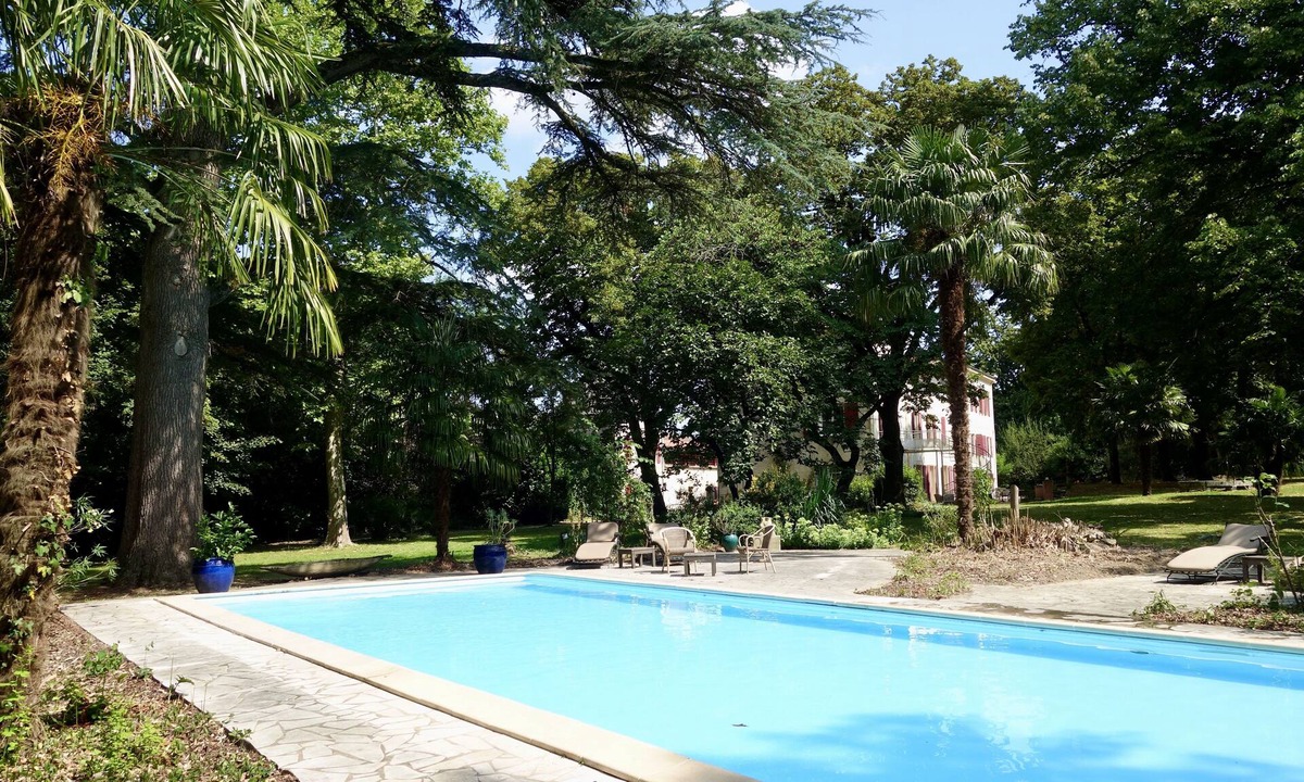 Saint-Affrique-les-Montagnes Bed & Breakfast | 1 Bedroom Bed & breakfast in Saint-Affrique-les-Montagnes