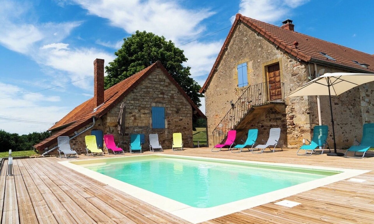 Saint-Bonnet-de-Vieille-Vigne House | Gîte des Acacias, swimming pool, sauna, gym, fishing