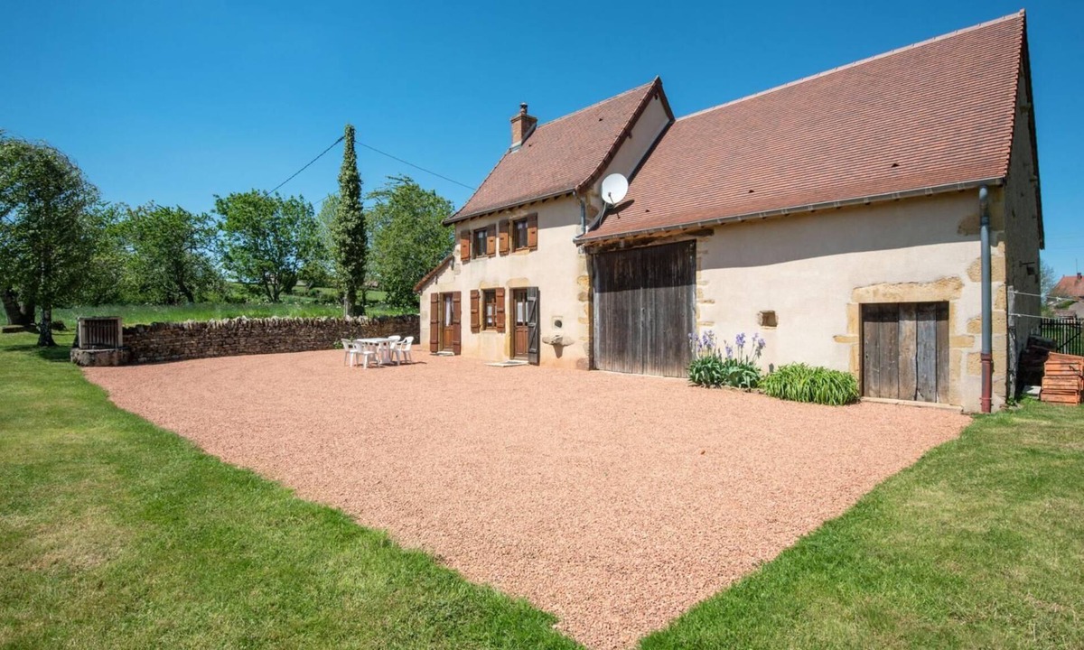 Saint-Christophe-en-Brionnais House | Gîte de Sernier - SAINT-CHRISTOPHE-EN-BRIONNAIS