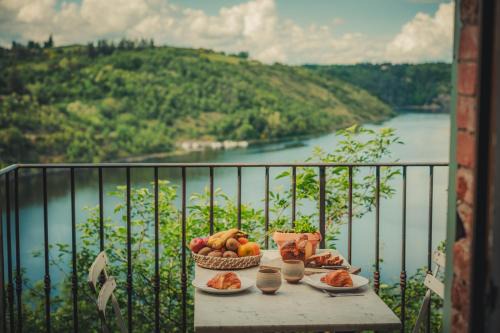 Saint-Jean-Saint-Maurice-sur-Loire Apartment | La petite maison des Pittoresques