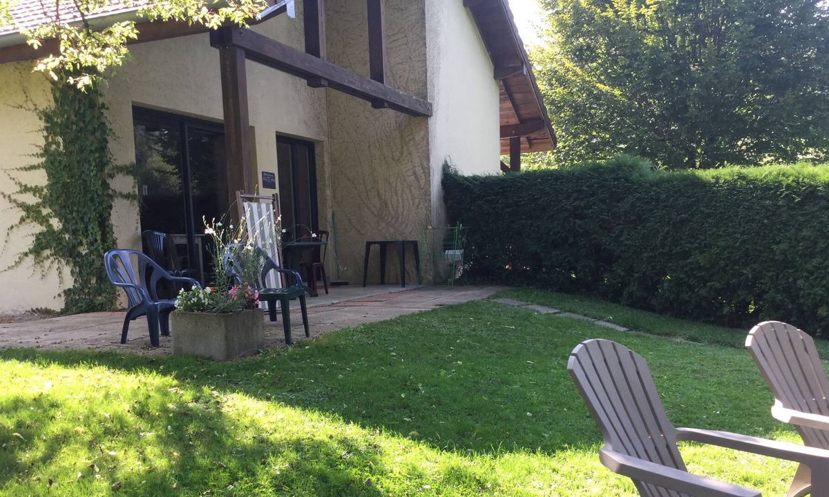Nans-sous-Sainte-Anne Cottage | Franche Comté in Doubs Cottage in calm Lison river 1st category fishing