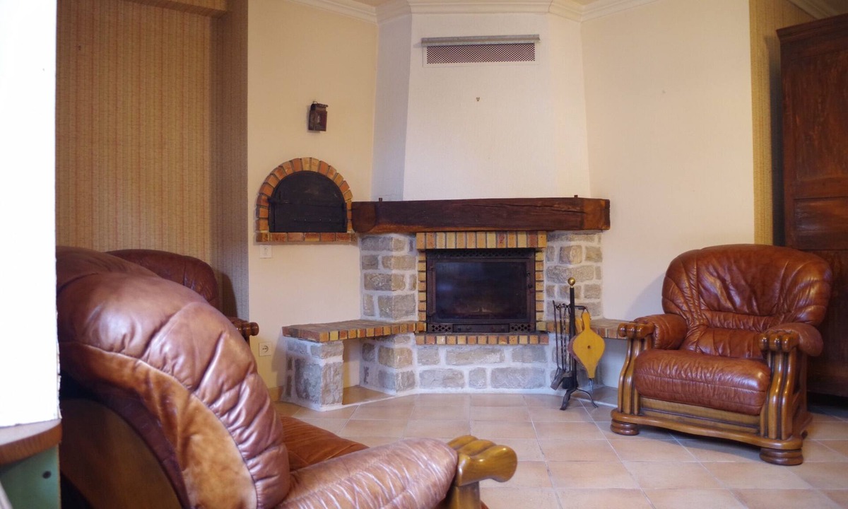 Villevieux Cottage | Friendly Bresse farm, ideal for visiting the region!