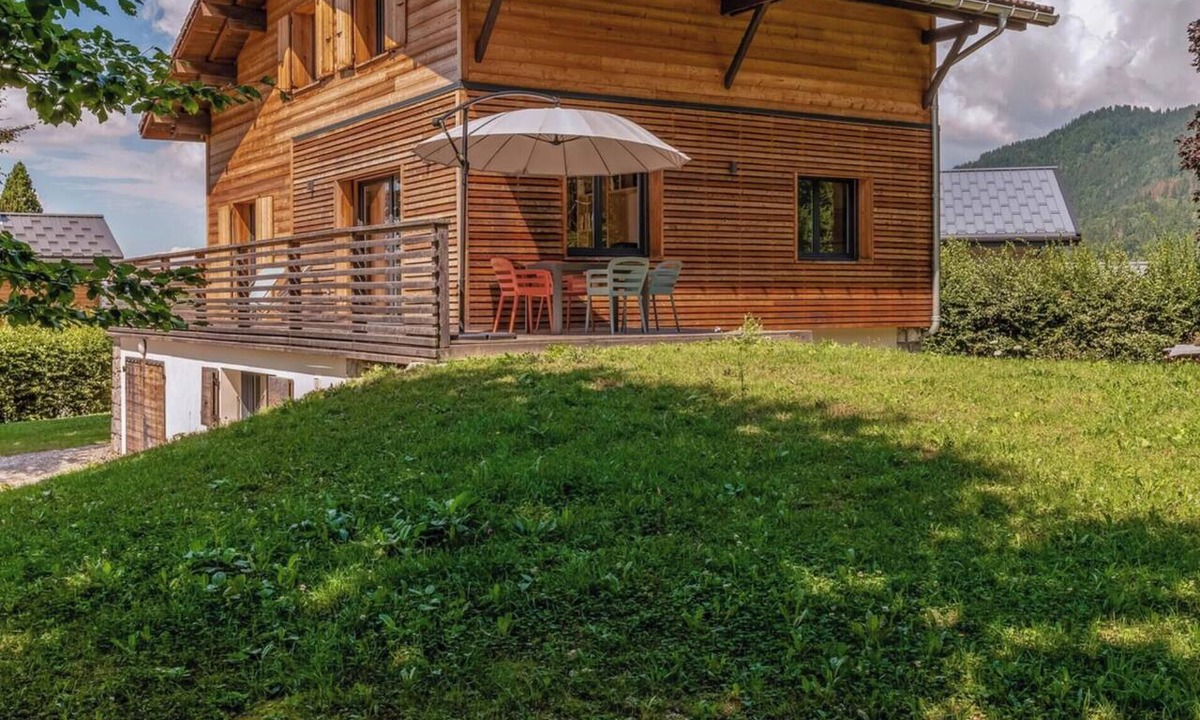 Araches-la-Frasse Ski Chalet | Fully renovated mountain chalet with 5 bedrooms and a large garden