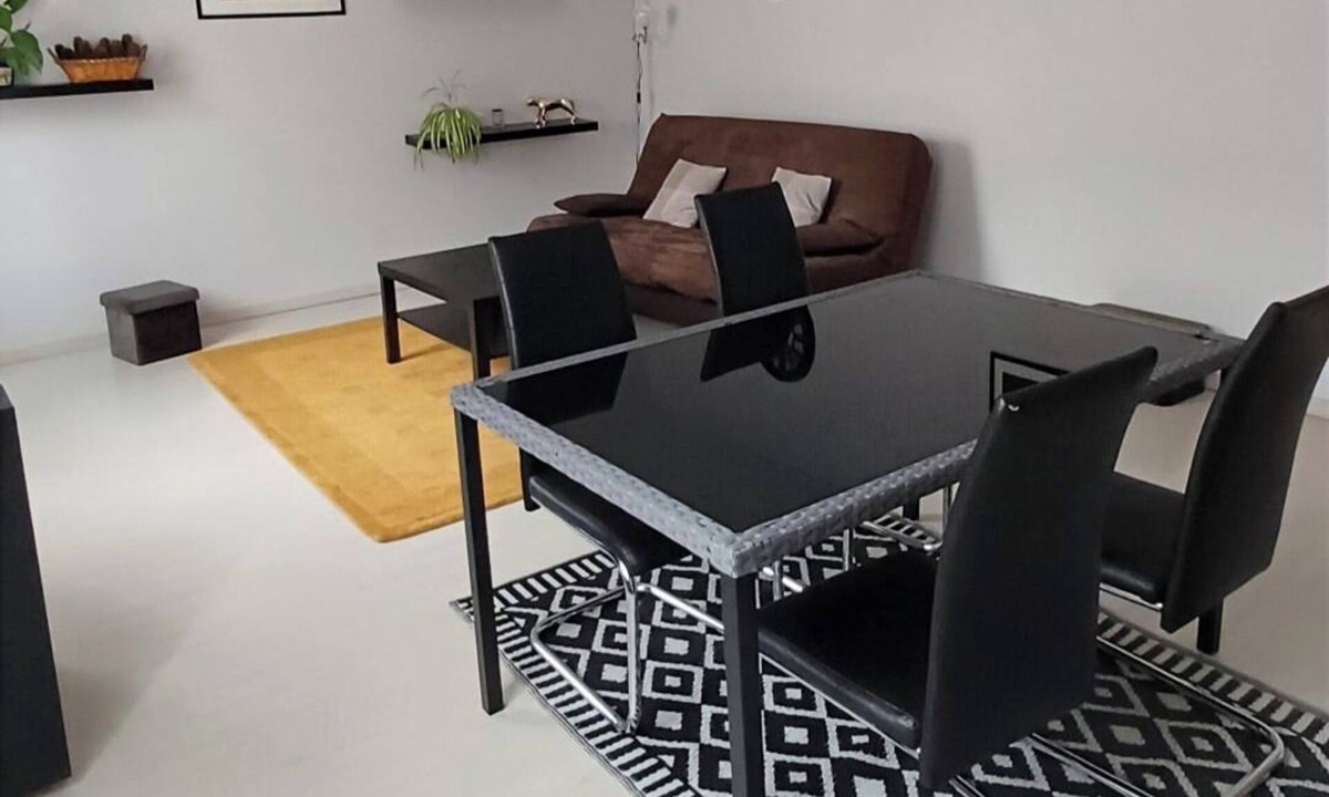 Faubourg-Raines Apartment | Furnished tourist accommodation between station and city of gastronomy and wine
