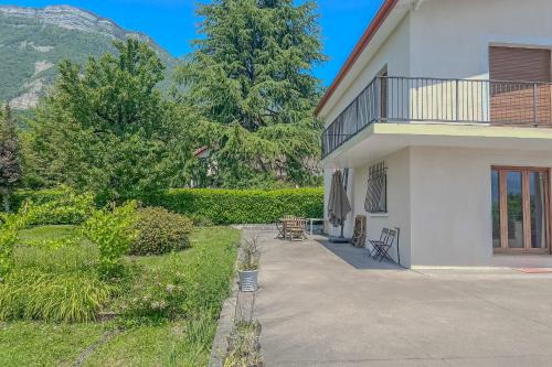 Saint-Ismier House | #FW The House of Sunny Gardens