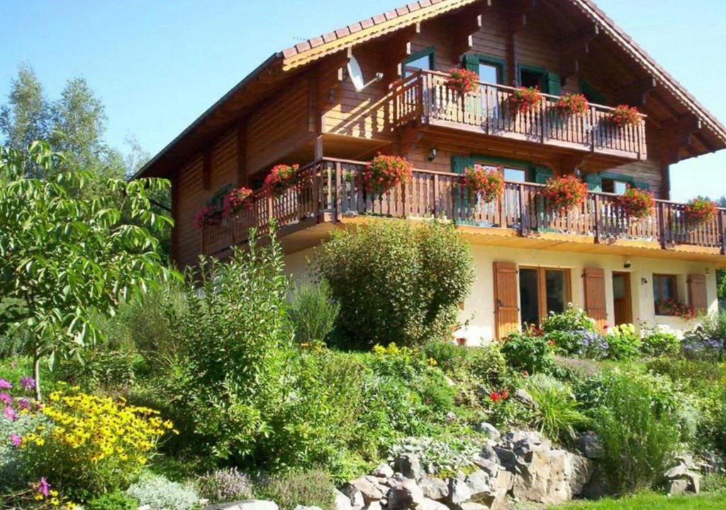 Basse-sur-le-Rupt House | Gîte à Basse-sur-le-Rupt avec Terrasse et Vue Montagne - FR-1-589-62