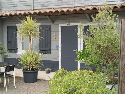 Chateauneuf-du-Rhone House | Gîte 1 à 4 Personnes - Montélimar Sud - Parking Privé