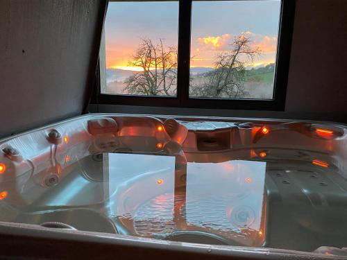 Viuz-en-Sallaz Apartment | Gîte avec jacuzzi, vue et calme, 30mn Genève