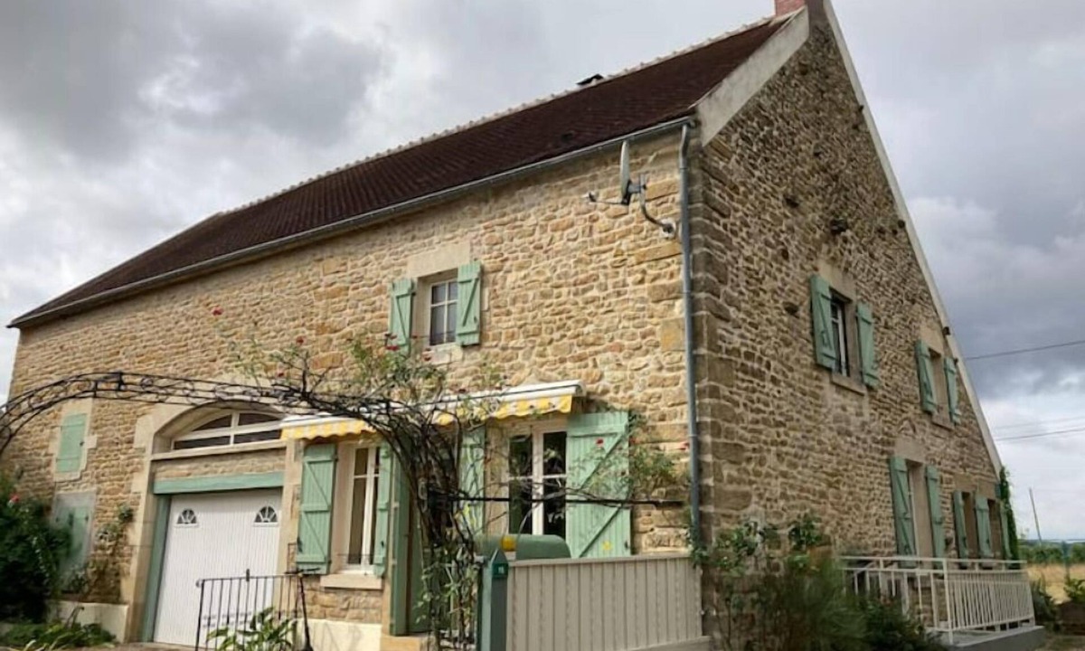 Oisy House | Gîte Barbafeuilles Jolie Maison au Calme, Cuisine Équipée et Wifi Performant