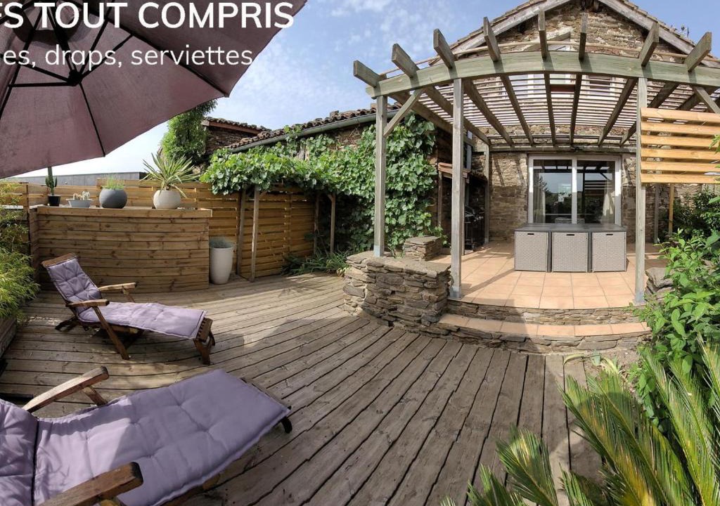 Tartaras House | Gîte campagnard avec animaux acceptés, terrasse privée - FR-1-496-299