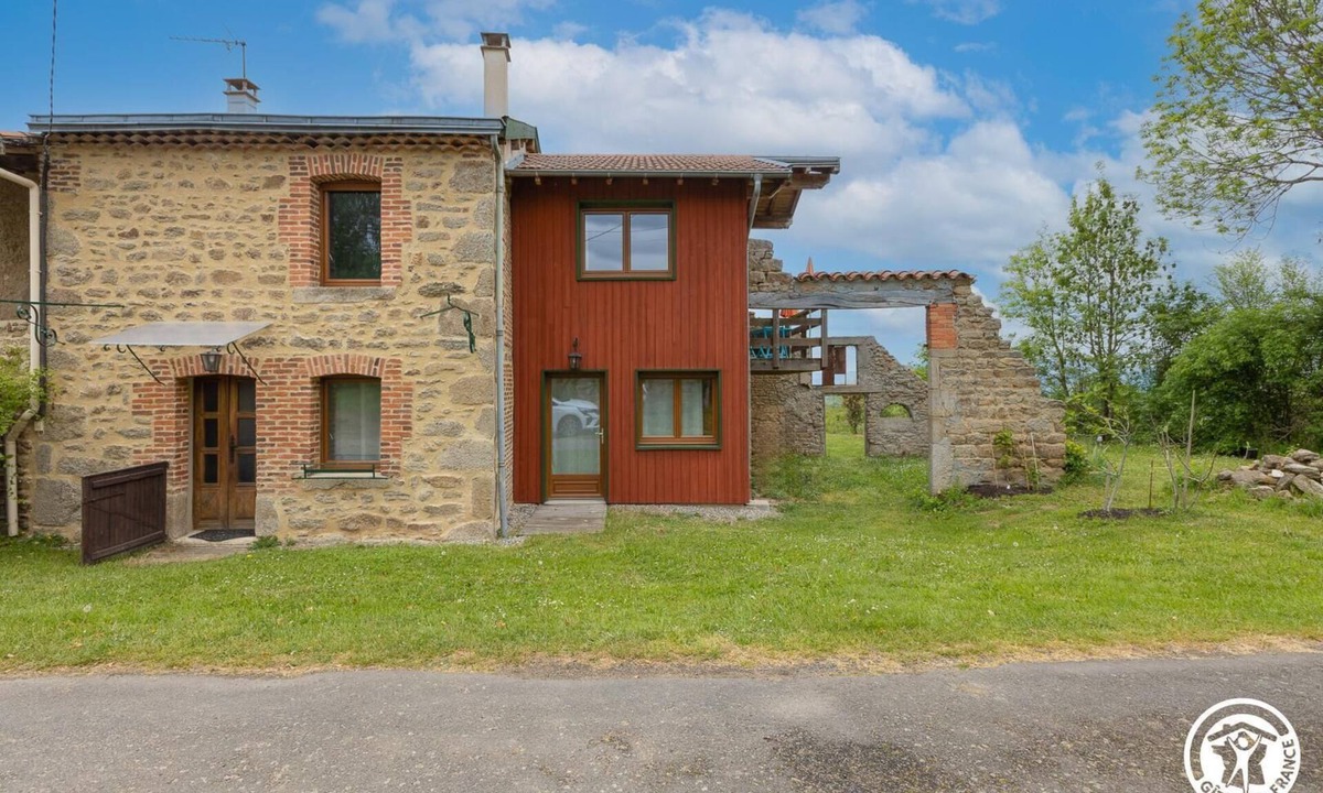 Saint-Flour House | Gîte chez Luc - SAINT FLOUR L'ETANG