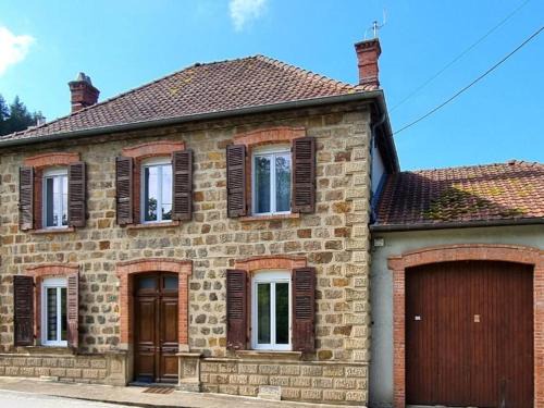 Neronde House | Gîte confortable à Néronde pour 6 personnes avec Wifi et jardin - FR-1-496-357