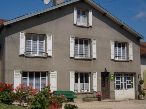 Aouze House | Gîte convivial avec 3 chambres, proche du patrimoine historique, cour et équipements inclus - FR-1-589-38