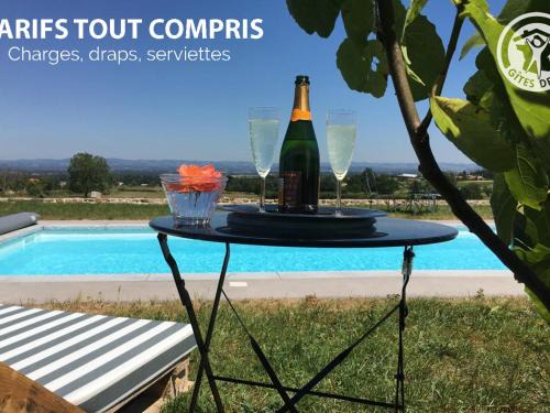 Saint-Andre-dʼApchon House | Gîte cosy avec jardin et Wi-Fi, escapade romantique - FR-1-496-142