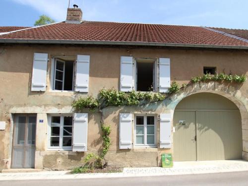 Bucey-les-Gy House | Gîte de groupe convivial à Bucey-lès-Gy, idéal randonneurs - FR-1-583-400