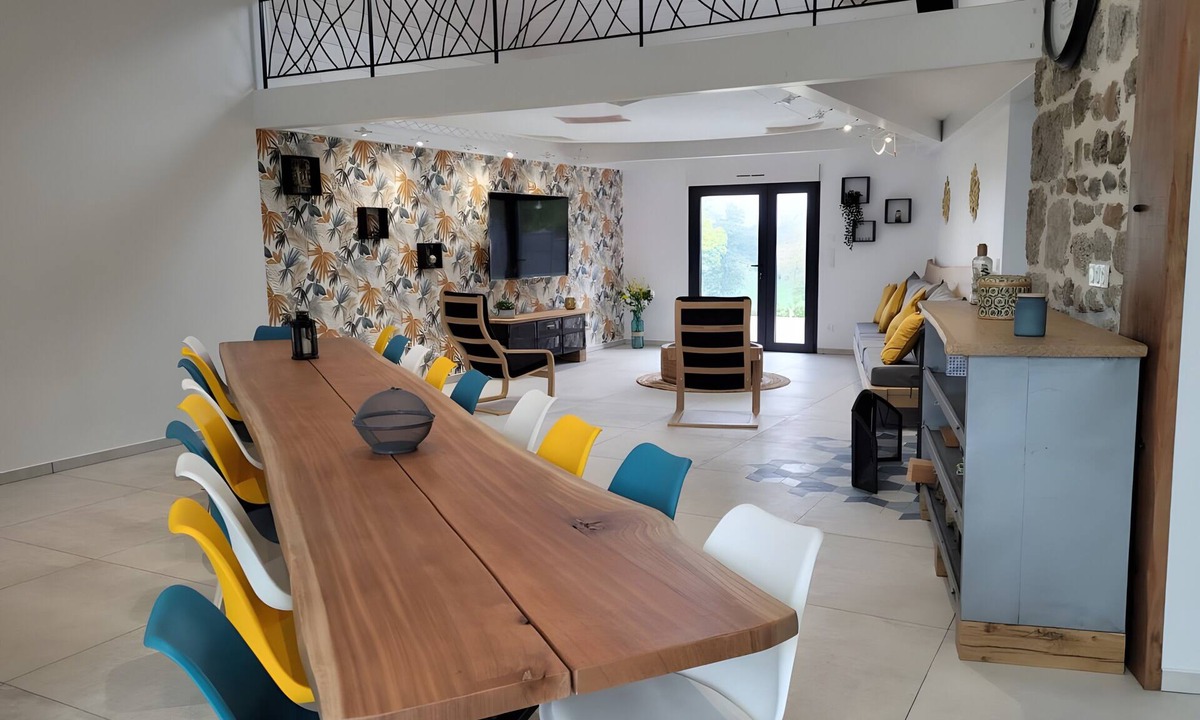 Grazac House | Gîte de l'atelier, sleeps 15