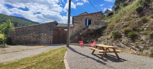 Pranles House | Gîte de la safranière du Boyon