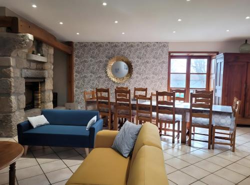 Grazac House | Gîte Du Platane - 14 Personnes