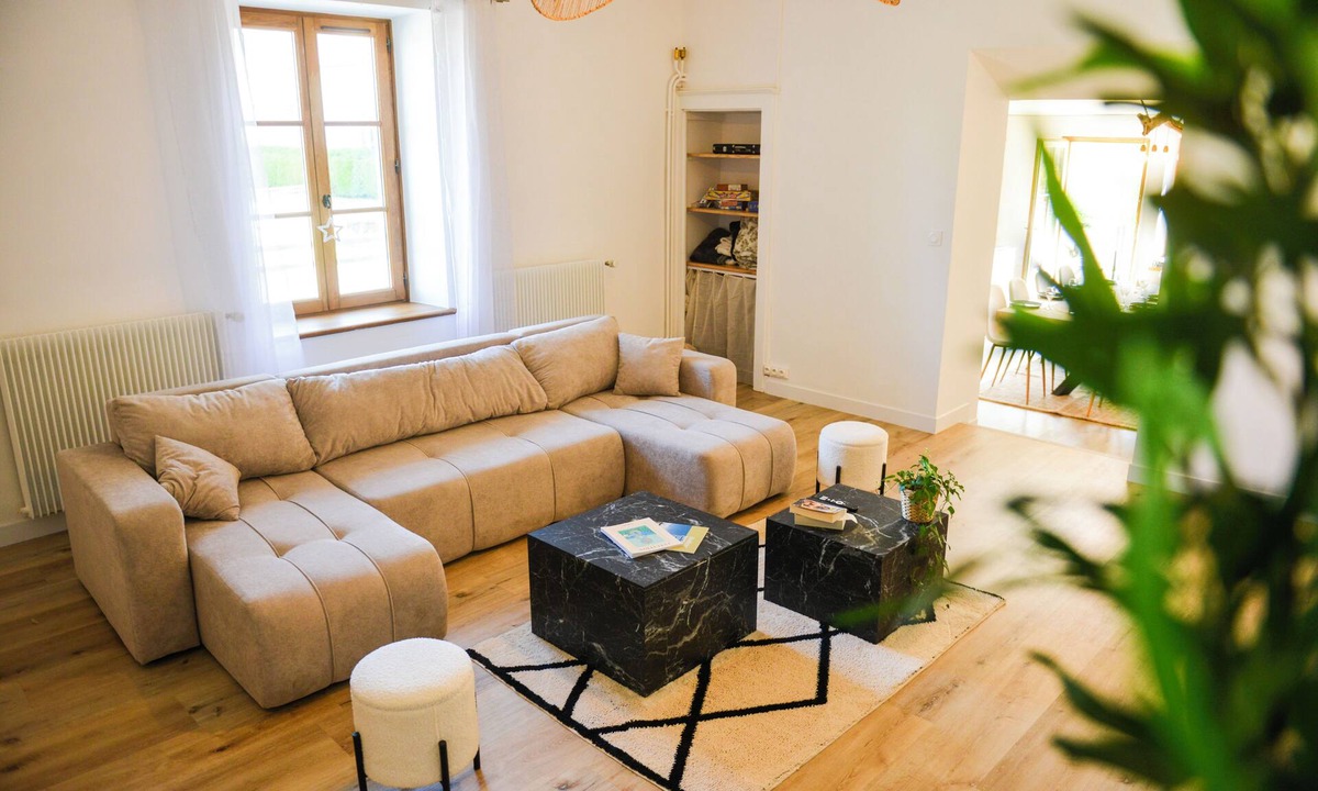 Menetru-le-Vignoble House | Gîte du soleil levant