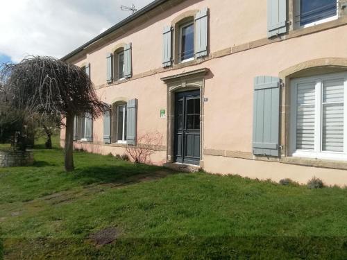 Remicourt House | Gîte familial 6 pers, vallée Vosges, proche Vittel, parking, jardin - FR-1-589-697