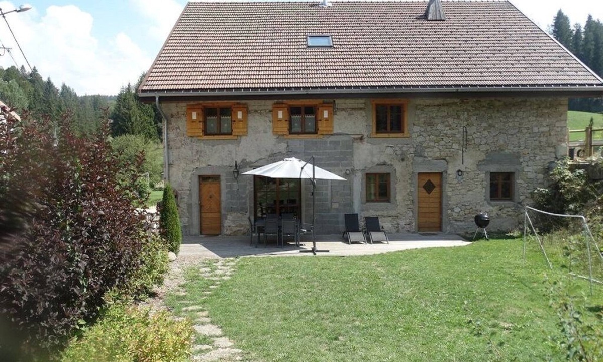 Saint-Laurent-en-Grandvaux House | Gîtes Les Farfouilles