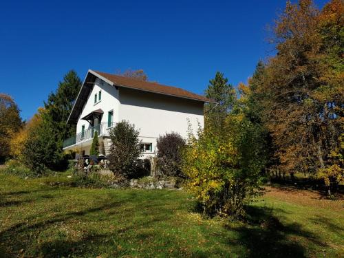 Bonlieu House | Gîte grande capacité au calme circuit Cascades du Hérisson