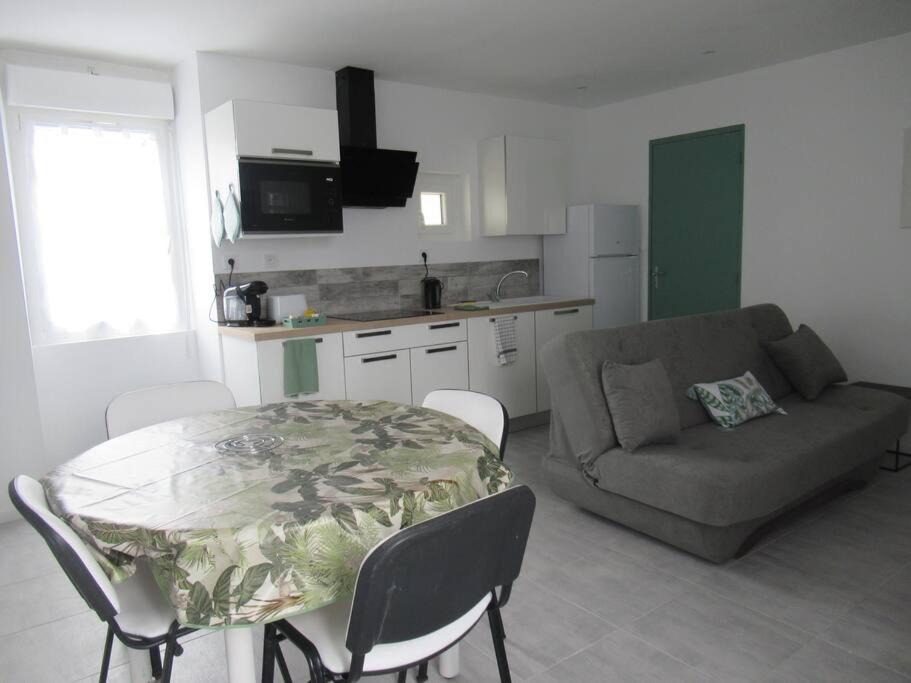 Villeneuve-de-Berg Apartment | Gîte la Chaumette appartement Emeraude