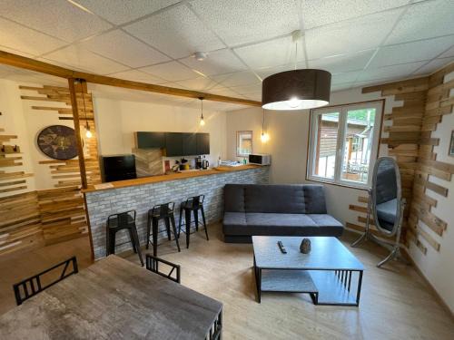 Cernon Apartment | Gîte Le Hérisson calme, nature & jacuzzi-Les gîtes de la perle de Vouglans-