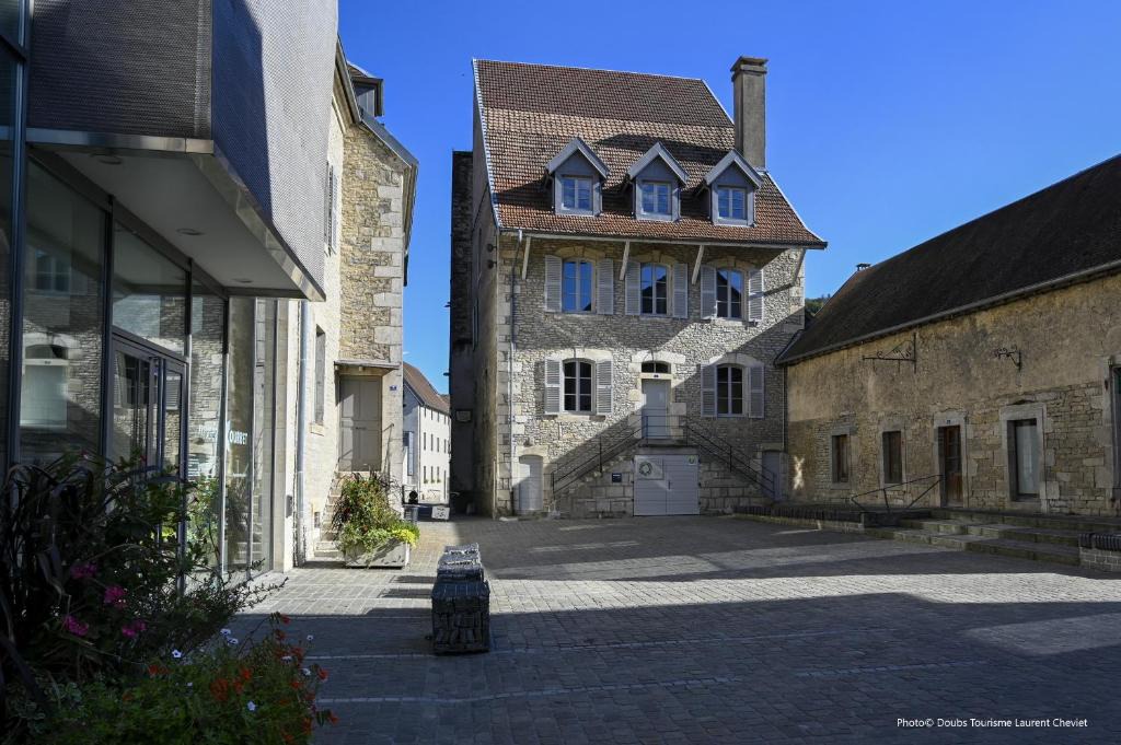 Ornans House | Gîte Les Muses, Ancien hôtel particulier avec SPA