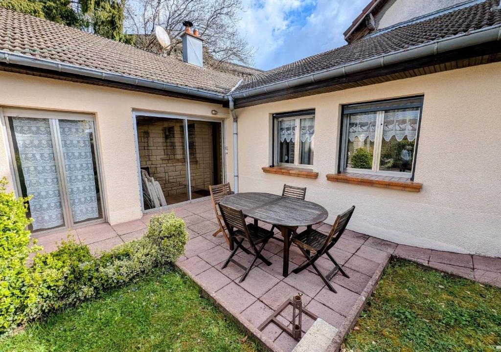 Champagney House | Gîte paisible au pied du Bassin de Champagney, animaux acceptés - FR-1-583-372