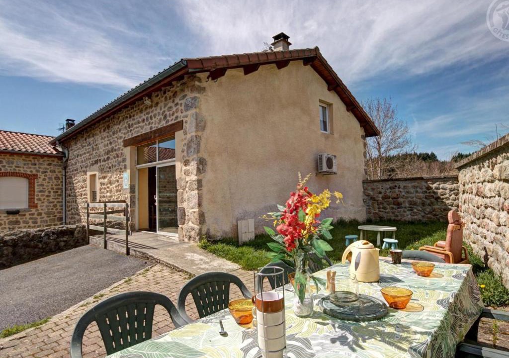 Apinac House | Gîte pour 12 pers., animaux admis, nature Apinac - FR-1-496-416