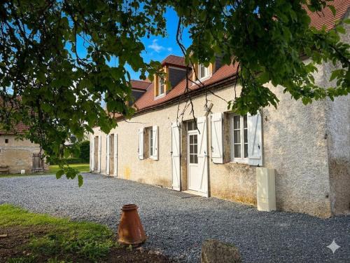 Rongeres House | Gîte rénové en campagne verdoyante - 10 pers. - FR-1-489-636