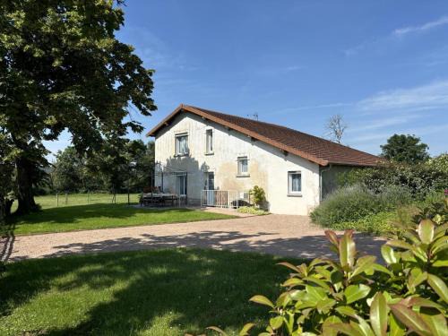 Montaiguet-en-Forez House | Gîte rural à Montaiguët-en-Forez avec étangs et vélos - FR-1-489-371