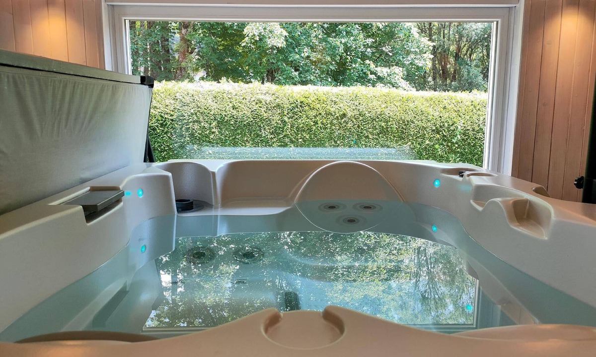 Foncine-le-Haut Apartment | Gîte Saine Montagne du Jura with Spa Sauna river