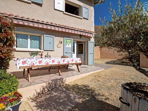 Chavanay House | Gîte spacieux avec cour sécurisée - 6 pers. - FR-1-496-403