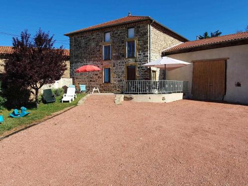 Saint-Paul-de-Vezelin House | Gîtes Authentiques avec Cheminée et Animaux Bienvenus, 11 Pers. - FR-1-496-273