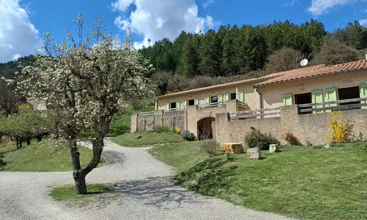 Saint-Nazaire-le-Desert House | Gîtes Clos La Roche “Les Faurines 1”