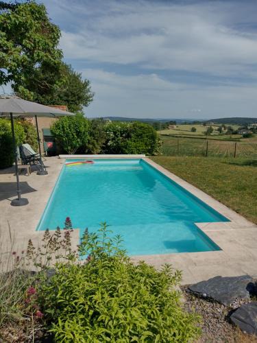 Uxeau Apartment | Gîtes de beaux rêves, Glycine