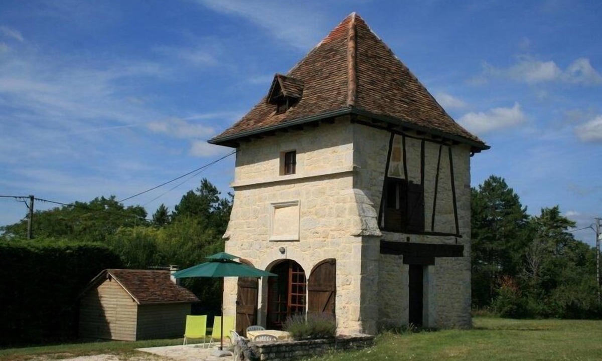 Saint-Cernin House | Gîtes de France® - 18th century dovecote