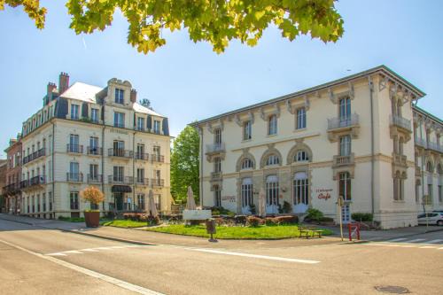 Luxeuil-les-Bains Apartment | Garden & City Luxeuil Ex Le Métropole et Les Thermes